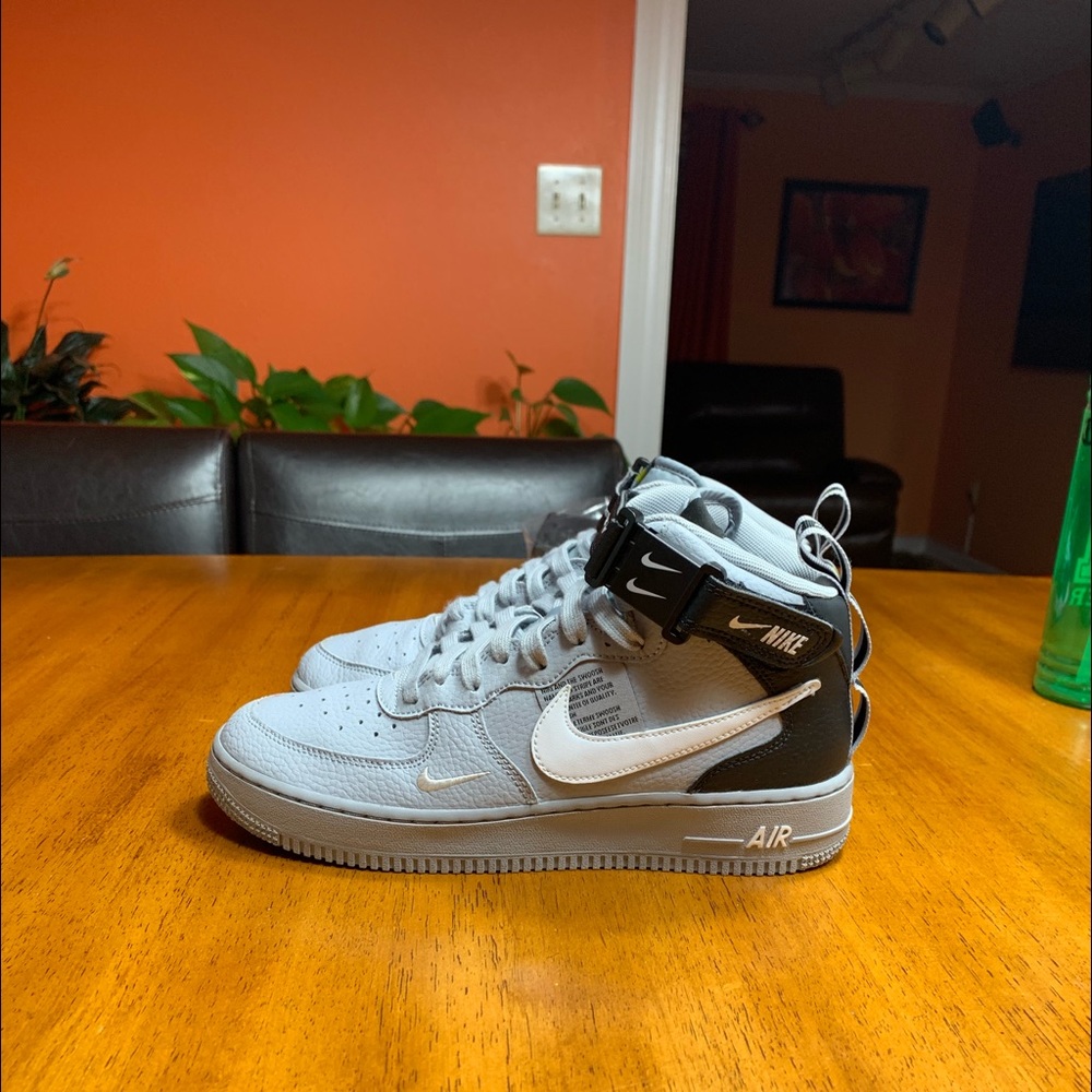Air Force One Mid LV8 GS 6.5 Overbranding